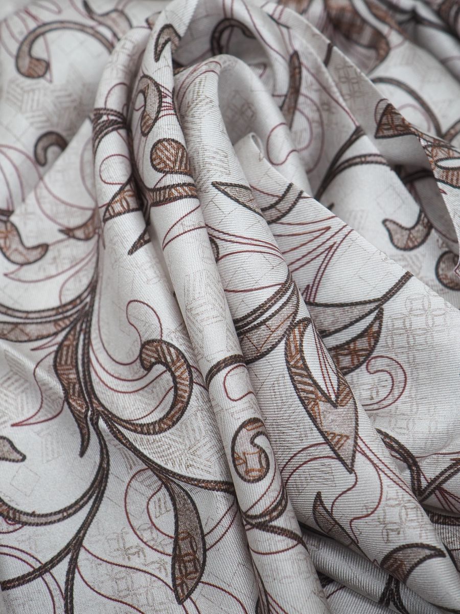 Silkeskjerf 7DAYS stort off-white og brun