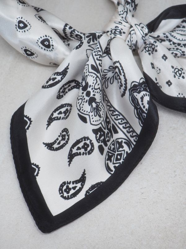 7DAYS silkeskjerf mini svart og off white