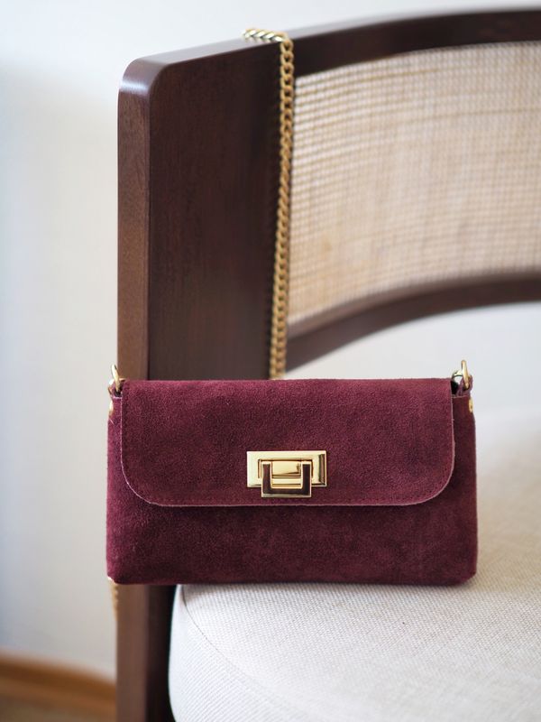 Clutch semsket skinn bordeaux