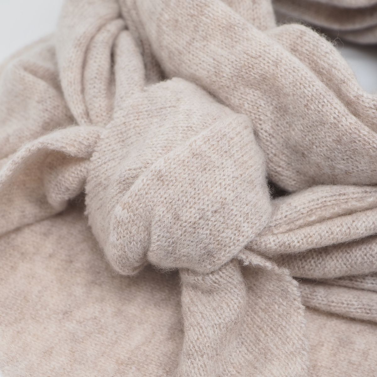 Ullskjerf triangel stort melertbeige