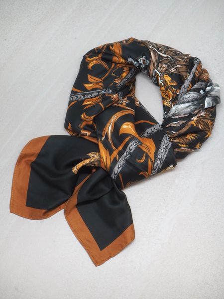 Hovedbilde Stort skjerf i silkeblanding svart og bruntoner