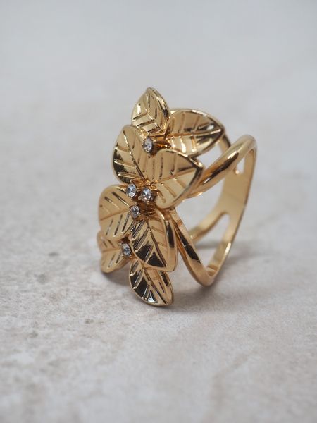 Hovedbilde Skjerfnål blomstermotiv gullfarget