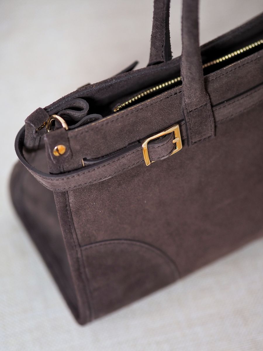 Semsket avlang veske mørkebrun 