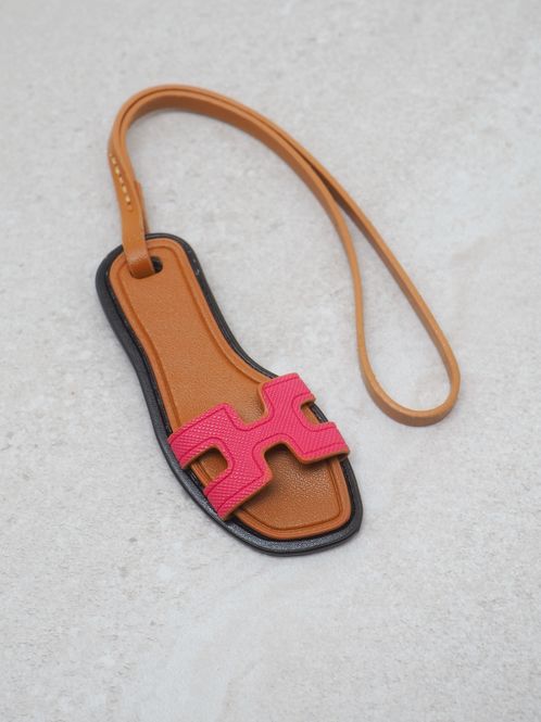 Hovedbilde Veskepynt sandal fuksia