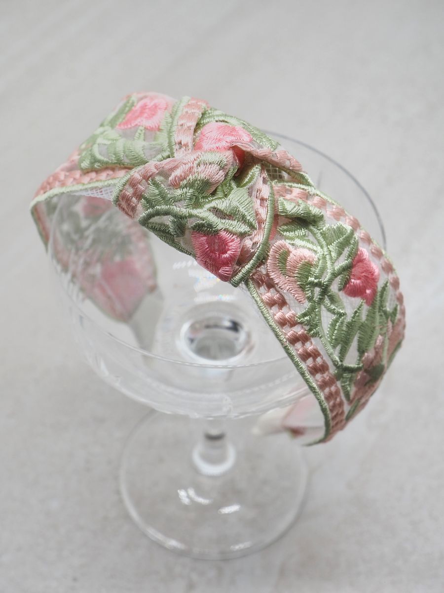 Hårbøyle brodert rosa og grønn
