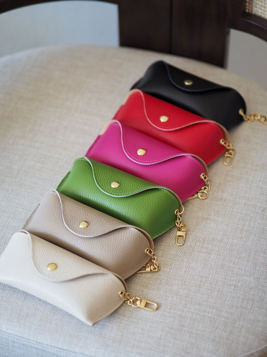 Skinn brilleetui fuksia