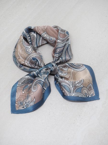 Hovedbilde 7DAYS silkeskjerf mini beige og blått