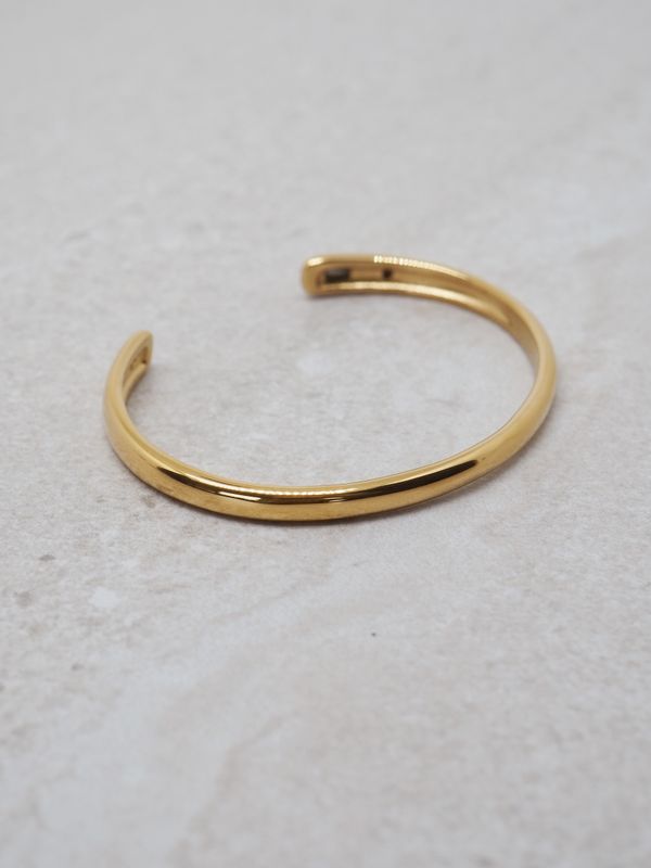 Armring med Zirkonsymboler i stål