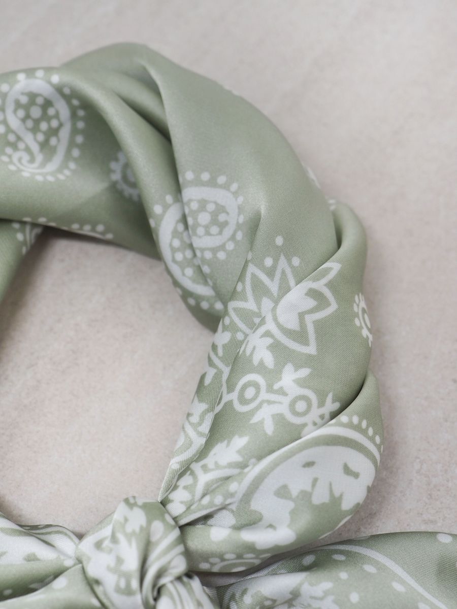 Satengskjerf lysegrønn