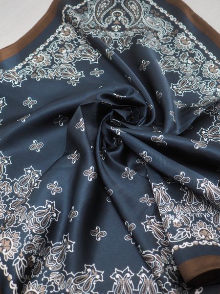 Hovedbilde Satengskjerf paisley blå og brun