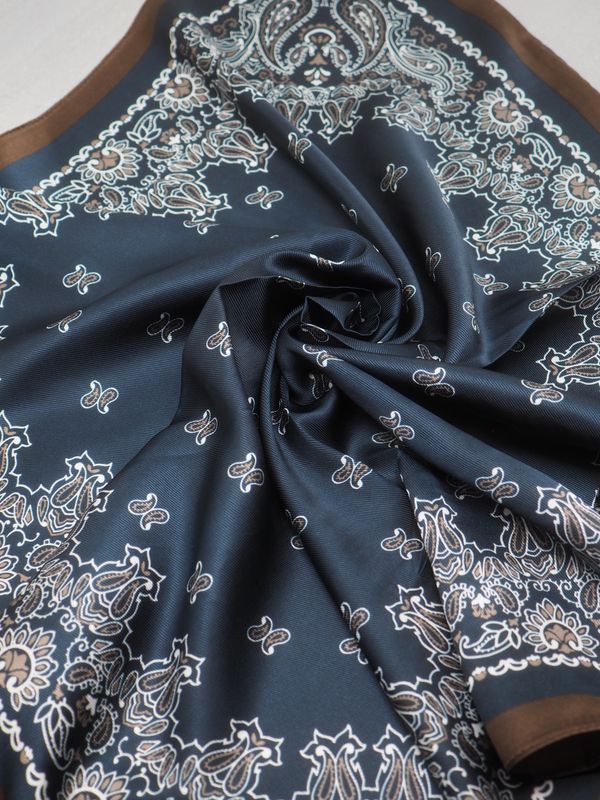 Satengskjerf paisley blå og brun