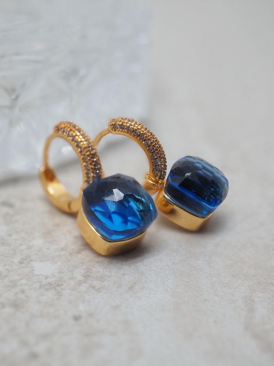 Adele øredobber mellomblå