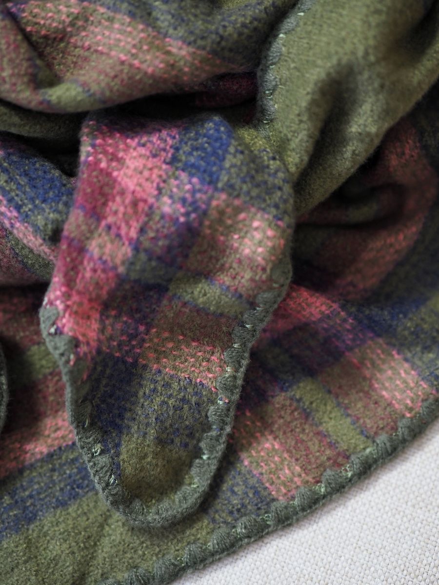 Stort sjal oliven og rosa