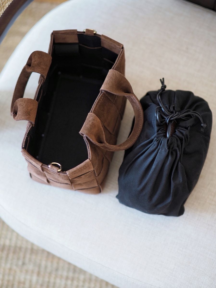 Flettet semsket skinnveske brun