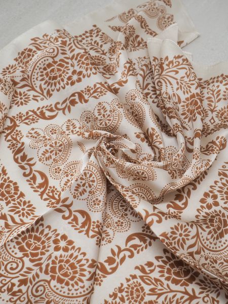 Hovedbilde Satengskjerf krem og rustikk