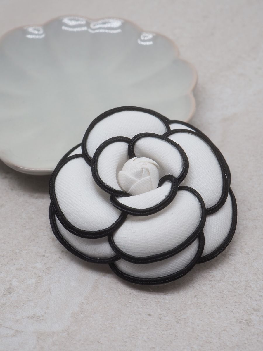 7DAYS brosje rose hvit