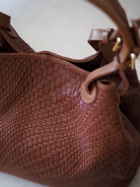 Hovedbilde Stor flettet skinnveske cognac