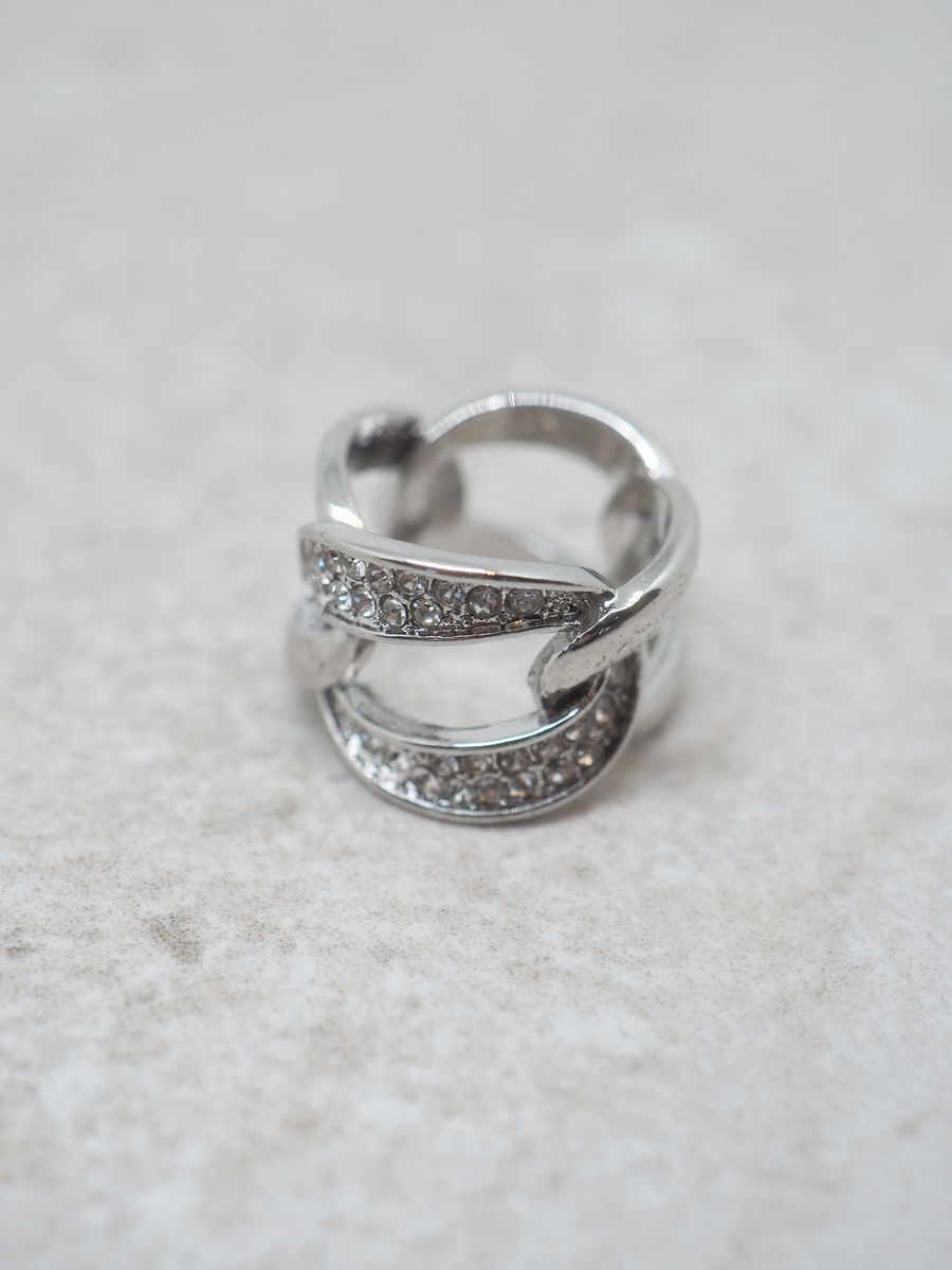 Skjerfnål oval sølvfarget