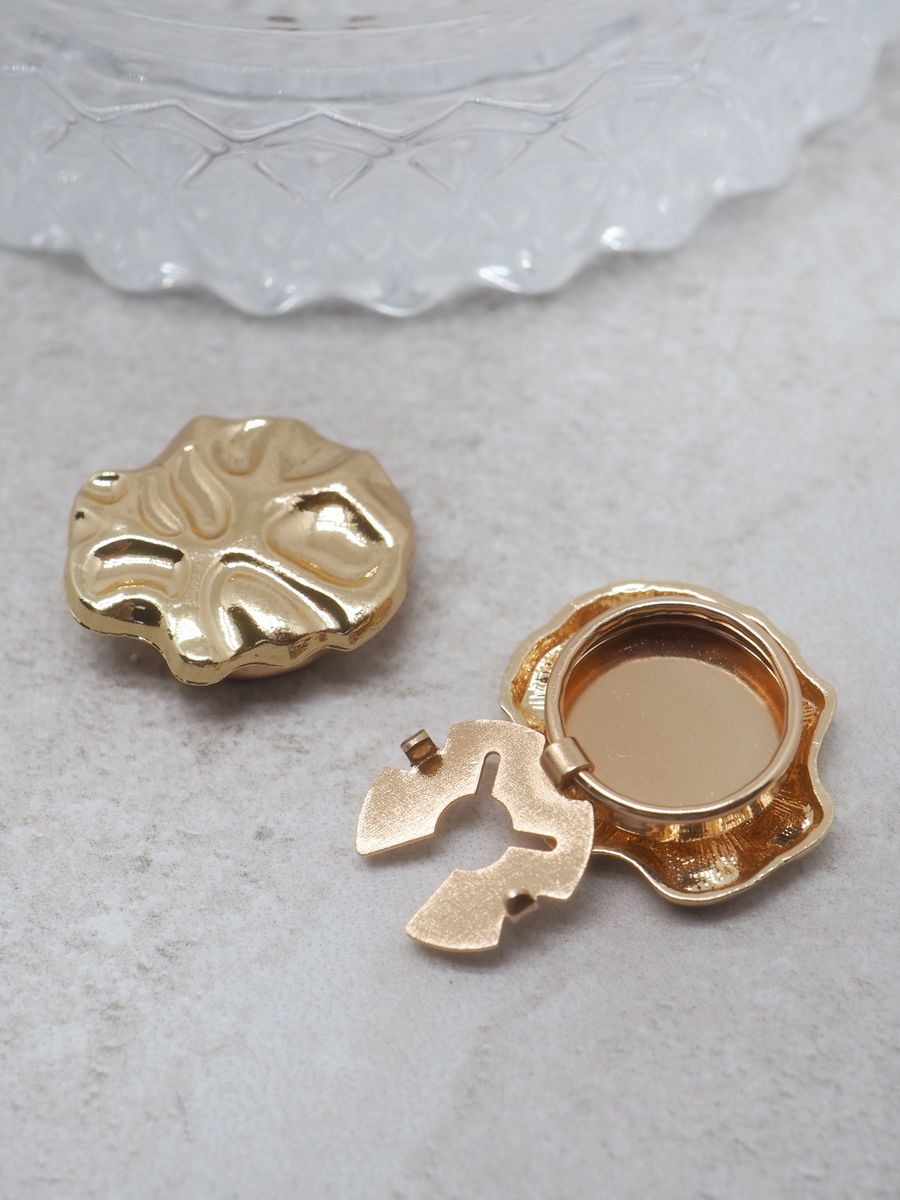 Knappepynt 2stk. metall gullfarget