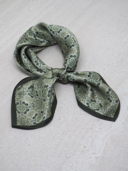 Hovedbilde 7DAYS silkeskjerf mini grønn