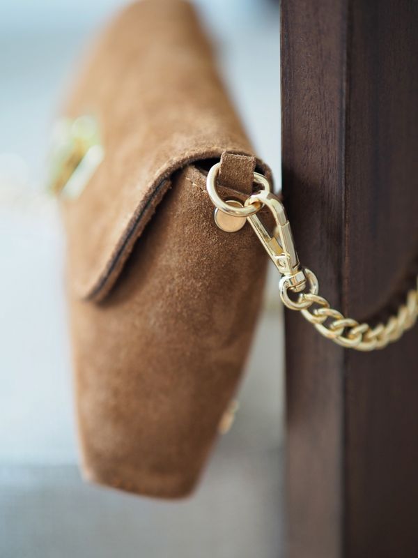 Clutch semsket skinn camel