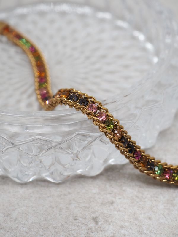 Vintage armbånd gullfarget med flerfargede zirkoner