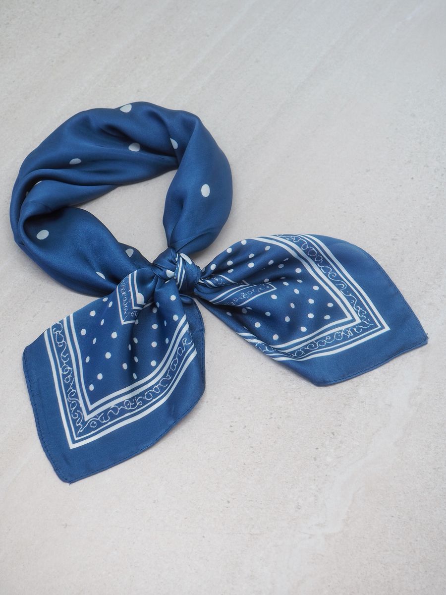 Satengskjerf sjøblått