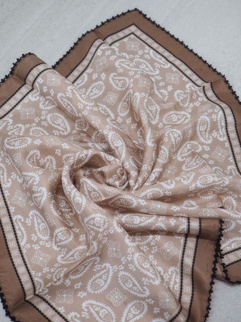 Hovedbilde Silkeskjerf med heklet kant beige